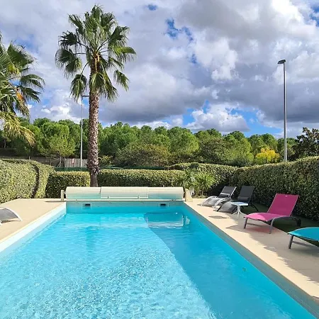 Climatisée Calme Et Lumineuse Avec Un Jardin Verdoyant Piscine Un Terrain De Tennis Villa Montpellier